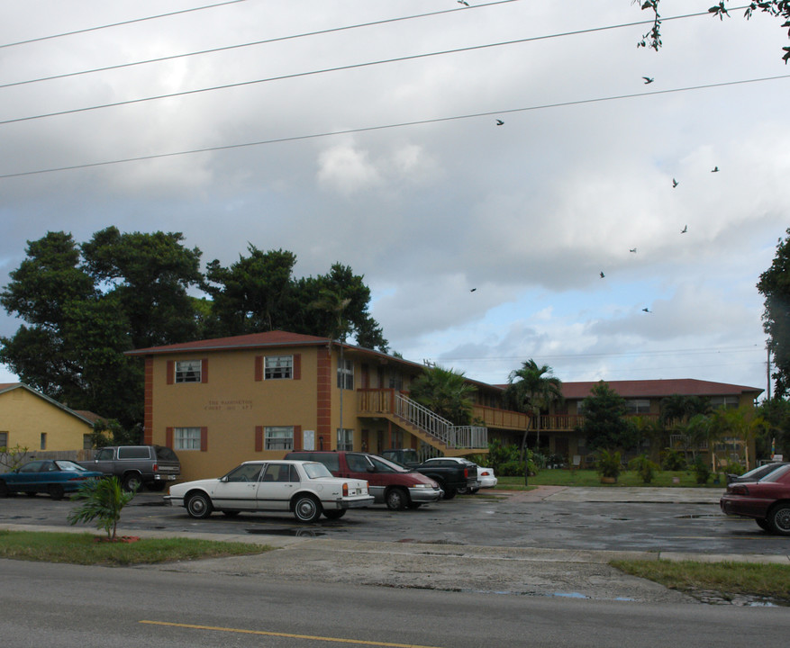 2231 Washington St in Hollywood, FL - Building Photo