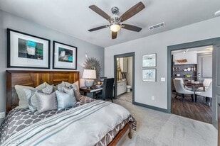 604 N Eldridge Pkwy in Houston, TX - Building Photo