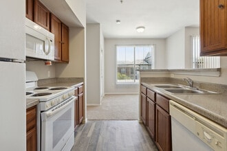 The Life at Brighton Estates in Houston, TX - Building Photo - Building Photo