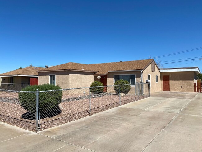 110 Dogwood St in Henderson, NV - Building Photo - Building Photo