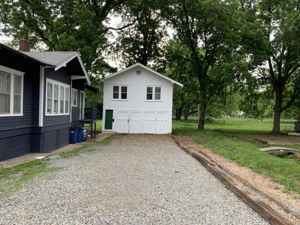 139 S Lowry St in Stillwater, OK - Building Photo