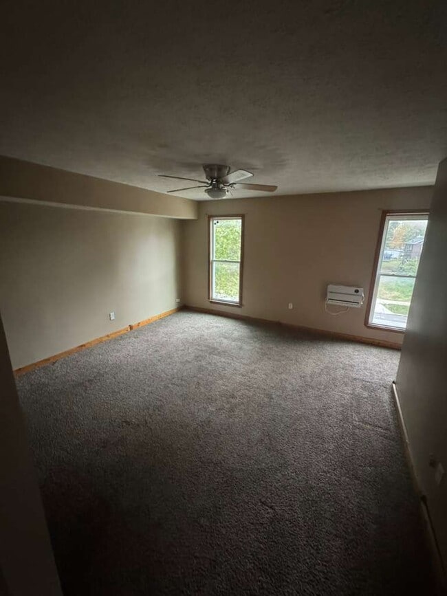 809 East Ave in Elyria, OH - Building Photo - Building Photo