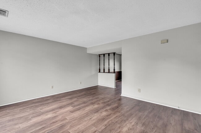 320 11th St N, Unit #2 in Columbus, MS - Foto de edificio - Building Photo