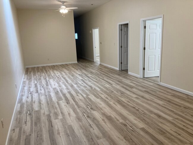 51 E Main St, Unit 4 in Godley, IL - Building Photo - Building Photo