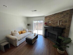 621 Carriagehouse Ln in Garland, TX - Building Photo - Building Photo