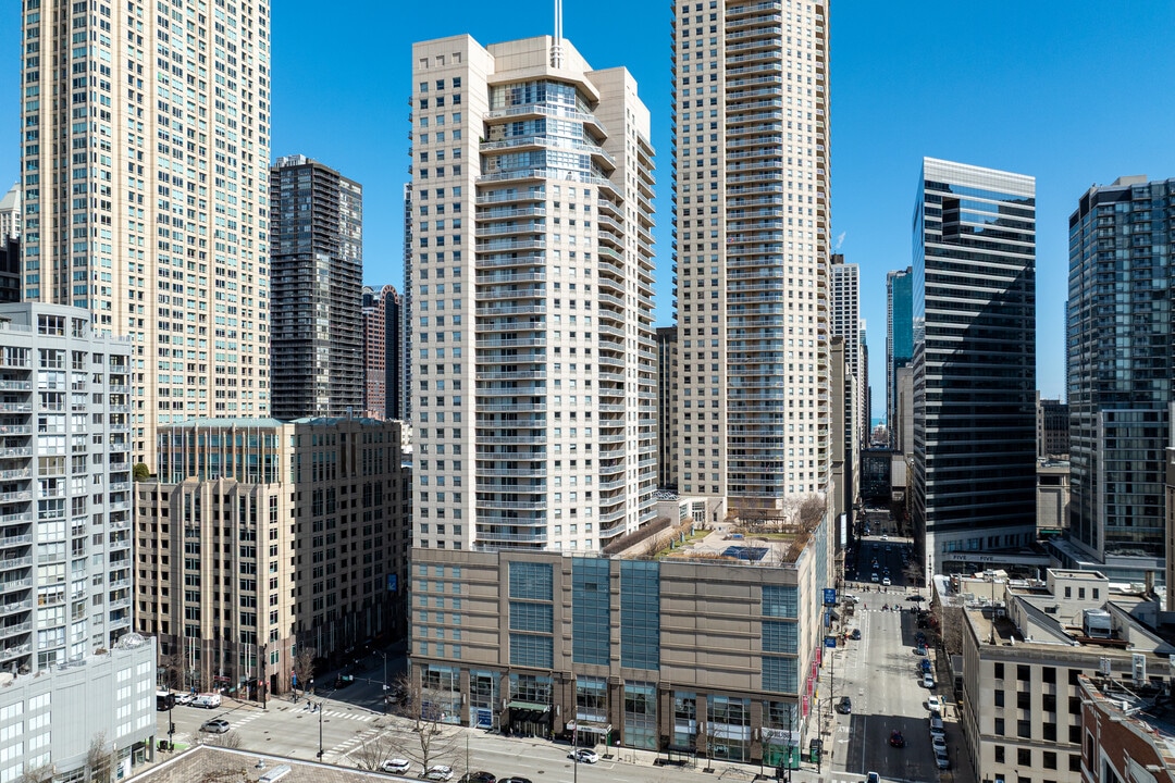 The Residences At Grand Plaza in Chicago, IL - Building Photo