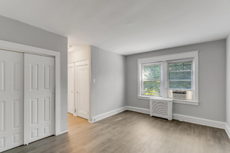 144 W Allens Ln in Philadelphia, PA - Building Photo - Building Photo
