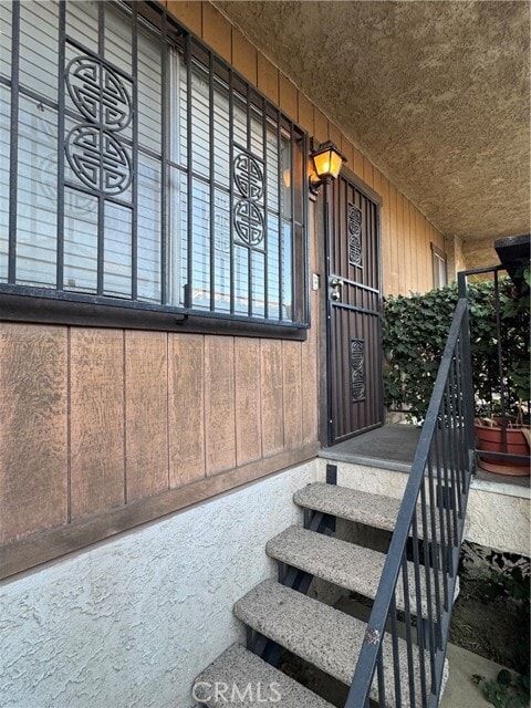 property at 503 S Sefton Ave