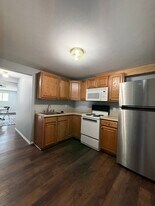 169 Fifty Acre Rd S, Unit 1 in Smithtown, NY - Building Photo