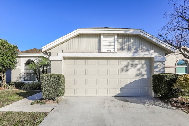 property at 806 E Charing Cross Cir