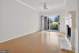 12905 Centre Park Cir in Herndon, VA - Building Photo - Building Photo