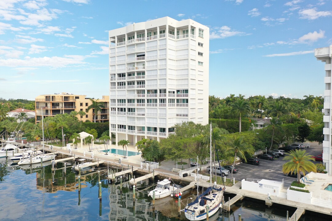 GROVE HARBOUR in Miami, FL - Building Photo