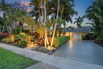 1728 NE 39th St in Oakland Park, FL - Building Photo - Building Photo