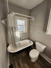 912 24th St, Unit 912 Rear House in Des Moines, IA - Building Photo - Building Photo