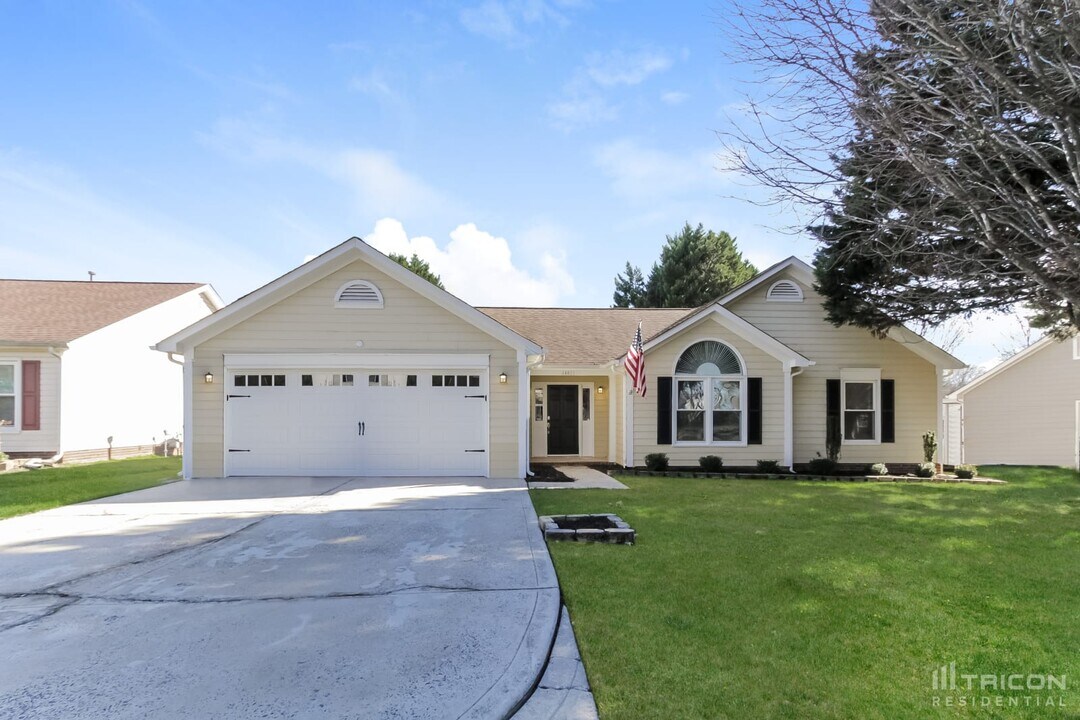 14411 Cinnamon Field Rd in Charlotte, NC - Foto de edificio