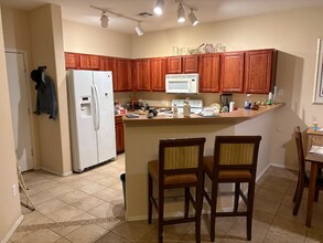 1702 E Bell Rd in Phoenix, AZ - Building Photo - Building Photo