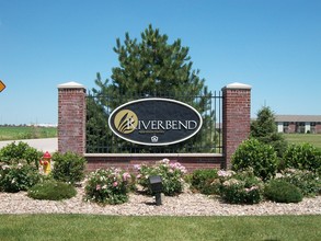 Riverbend Apartment Homes in Grand Island, NE - Building Photo - Building Photo