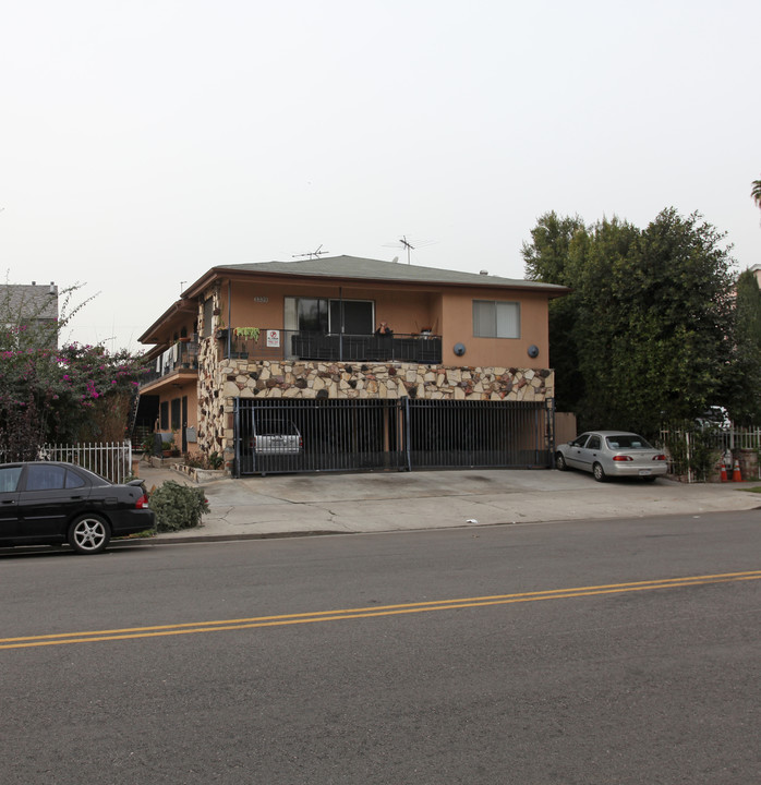 1339 N Hobart Blvd in Los Angeles, CA - Foto de edificio