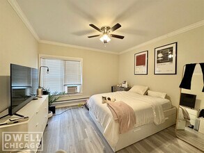 719 W Roscoe St, Unit 1 in Chicago, IL - Building Photo - Building Photo