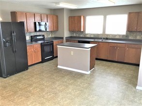 10761 Parker Dr in Indianapolis, IN - Building Photo - Building Photo
