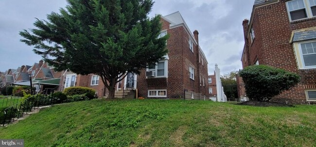 8247 Fayette St in Philadelphia, PA - Building Photo - Building Photo