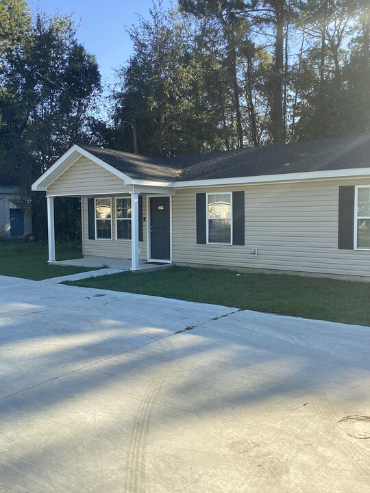 309 Lisbon Dr in Waycross, GA - Building Photo