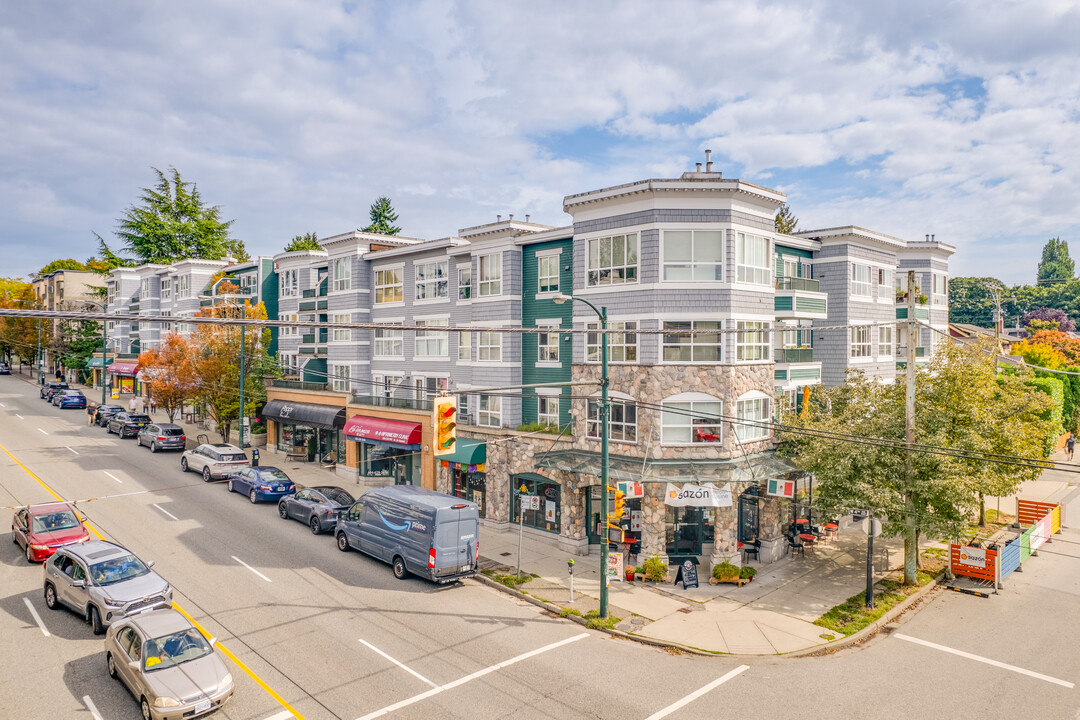 Star of Kitsilano in Vancouver, BC - Building Photo