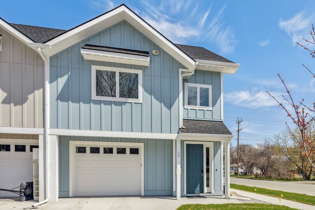 45 8th Ave W in Kalispell, MT - Foto de edificio