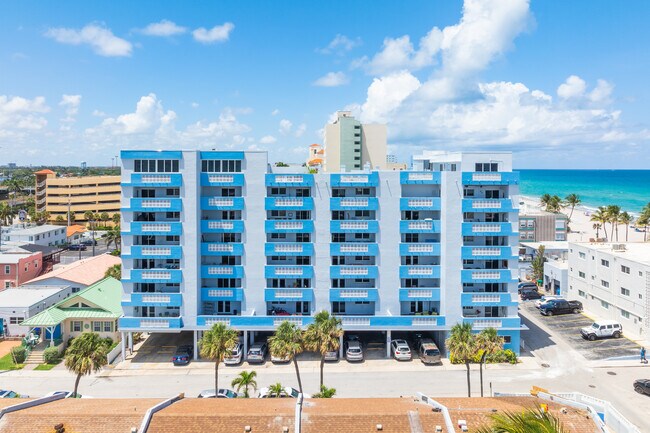 Baker Tower in Hollywood, FL - Building Photo - Building Photo