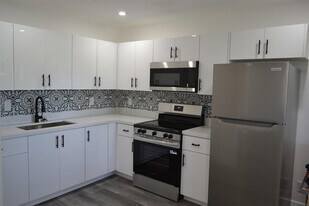 940 NW 8th Ave in Pompano Beach, FL - Building Photo