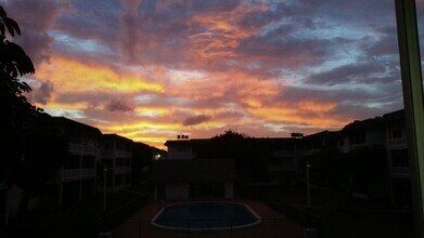 5861 NW 16th Pl in Sunrise, FL - Foto de edificio - Building Photo