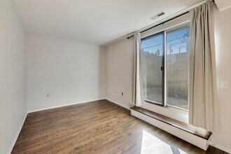 2743 N Wayne Ave in Chicago, IL - Building Photo - Building Photo