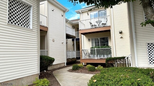 18 Potomac Dr