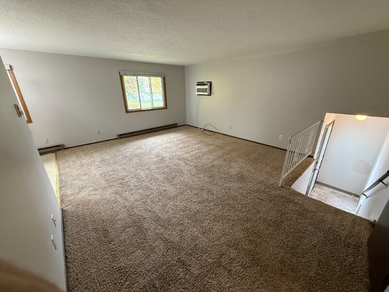 716 Great Plains Ct in Grand Forks, ND - Building Photo