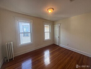 261 Powers St in New Brunswick, NJ - Building Photo - Building Photo
