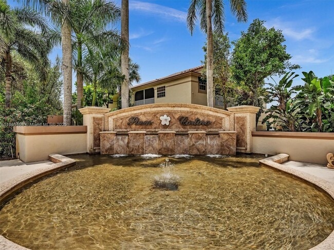 property at 6538 Via Regina