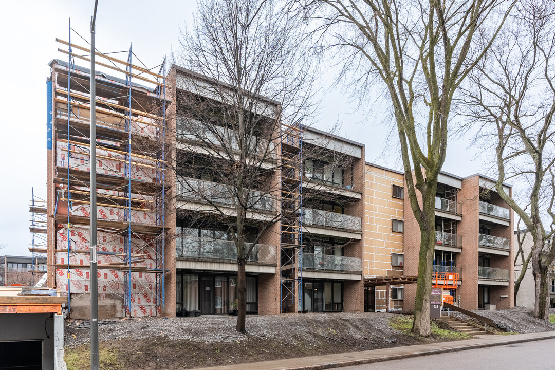 1055 Belvédère Av in Québec, QC - Building Photo