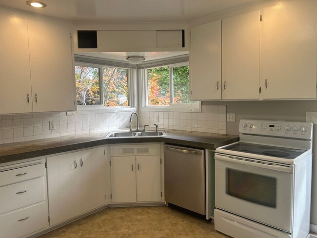 2613 Utter St in Bellingham, WA - Building Photo - Building Photo