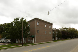 Summit Square in Muskegon Heights, MI - Building Photo - Building Photo