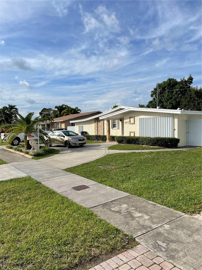 11765 SW 175th Terrace in Miami, FL - Building Photo - Building Photo