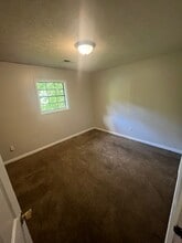 1106 Thompson St in Griffin, GA - Building Photo - Building Photo