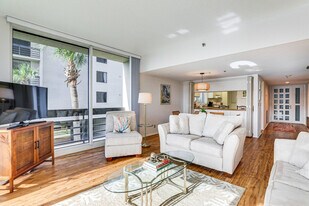 1109 Gulf of Mexico Dr in Longboat Key, FL - Building Photo