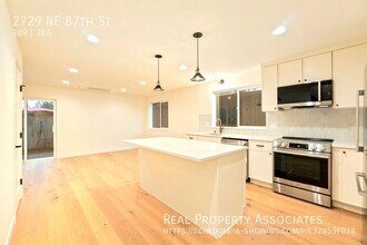 2729 NE 87th St in Seattle, WA - Building Photo - Building Photo