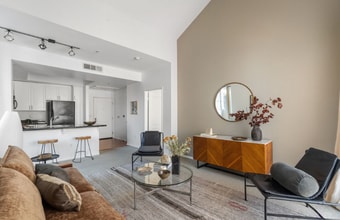 4060 Glencoe Ave in Marina Del Rey, CA - Building Photo - Building Photo