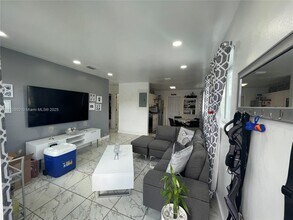 608 NW 4th Ave in Hallandale Beach, FL - Building Photo - Building Photo