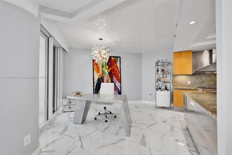 2600 Island Blvd, Unit 2603 in Aventura, FL - Foto de edificio - Building Photo
