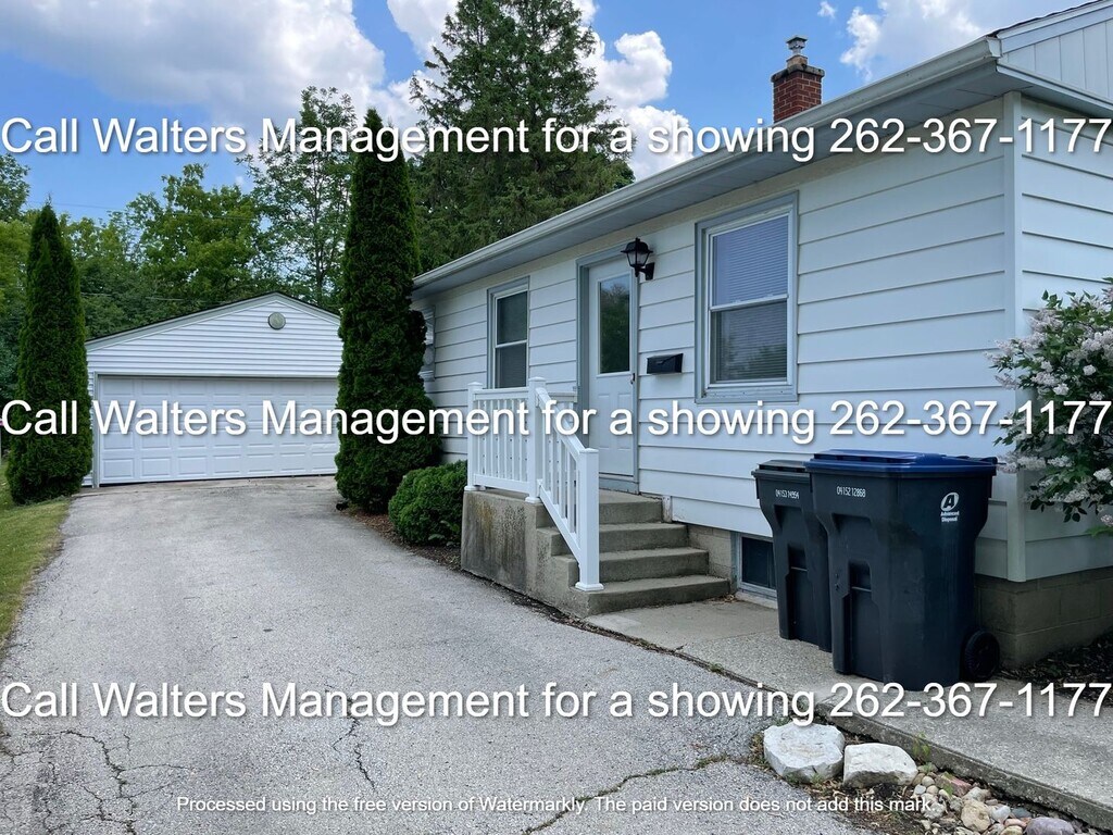 124 Marshall St Rentals in Pewaukee, WI