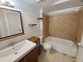 4630 Commander Dr in Orlando, FL - Building Photo - Building Photo