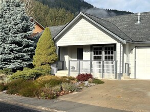 324 Tumwater Dr in Leavenworth, WA - Building Photo - Building Photo