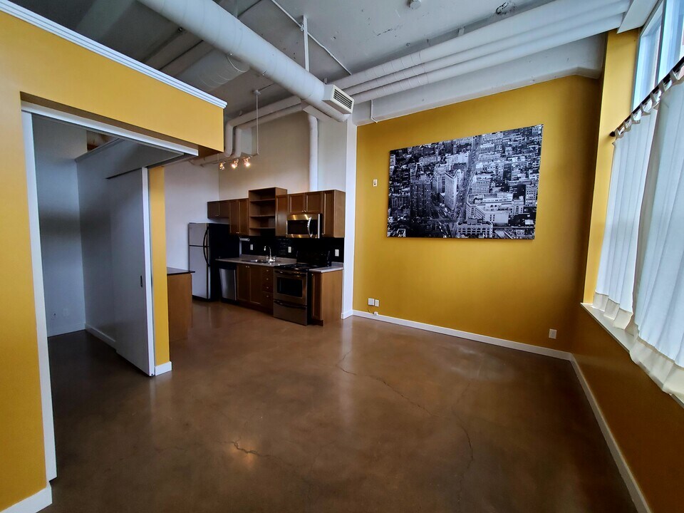 404 King St E in Kitchener, ON - Building Photo